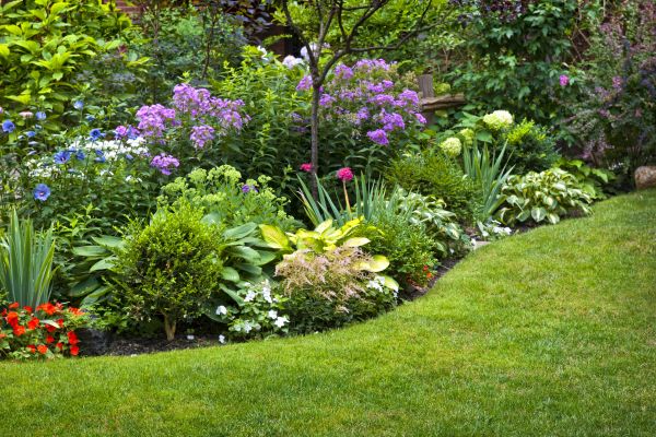 Flower Bed Service in New Baltimore